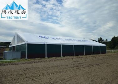 Ocynkowane stalowe namioty sportowe o wymiarach 30x50m, biały dach aluminiowy z PCV
